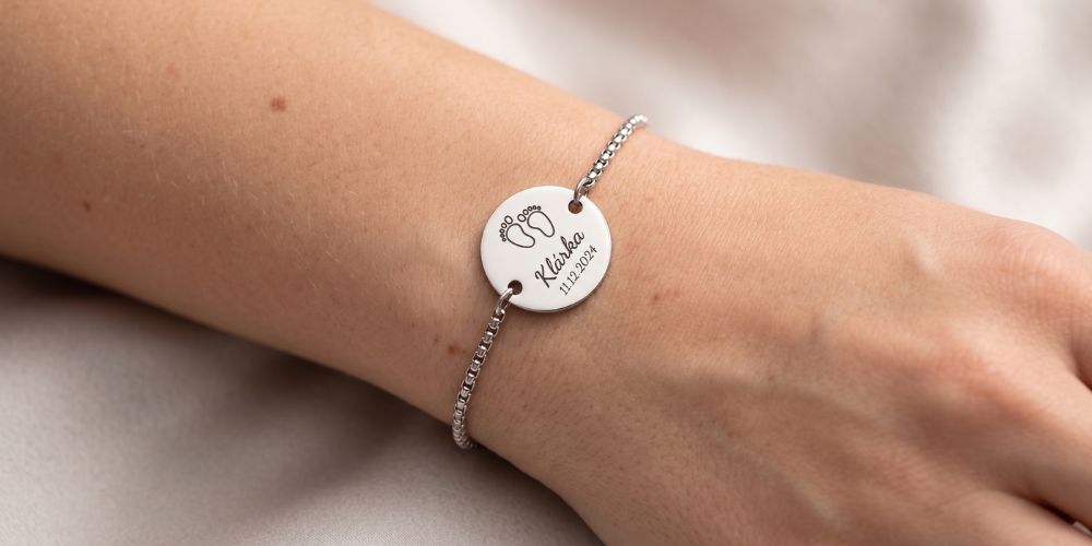 Personalizované náramky k narození miminka
